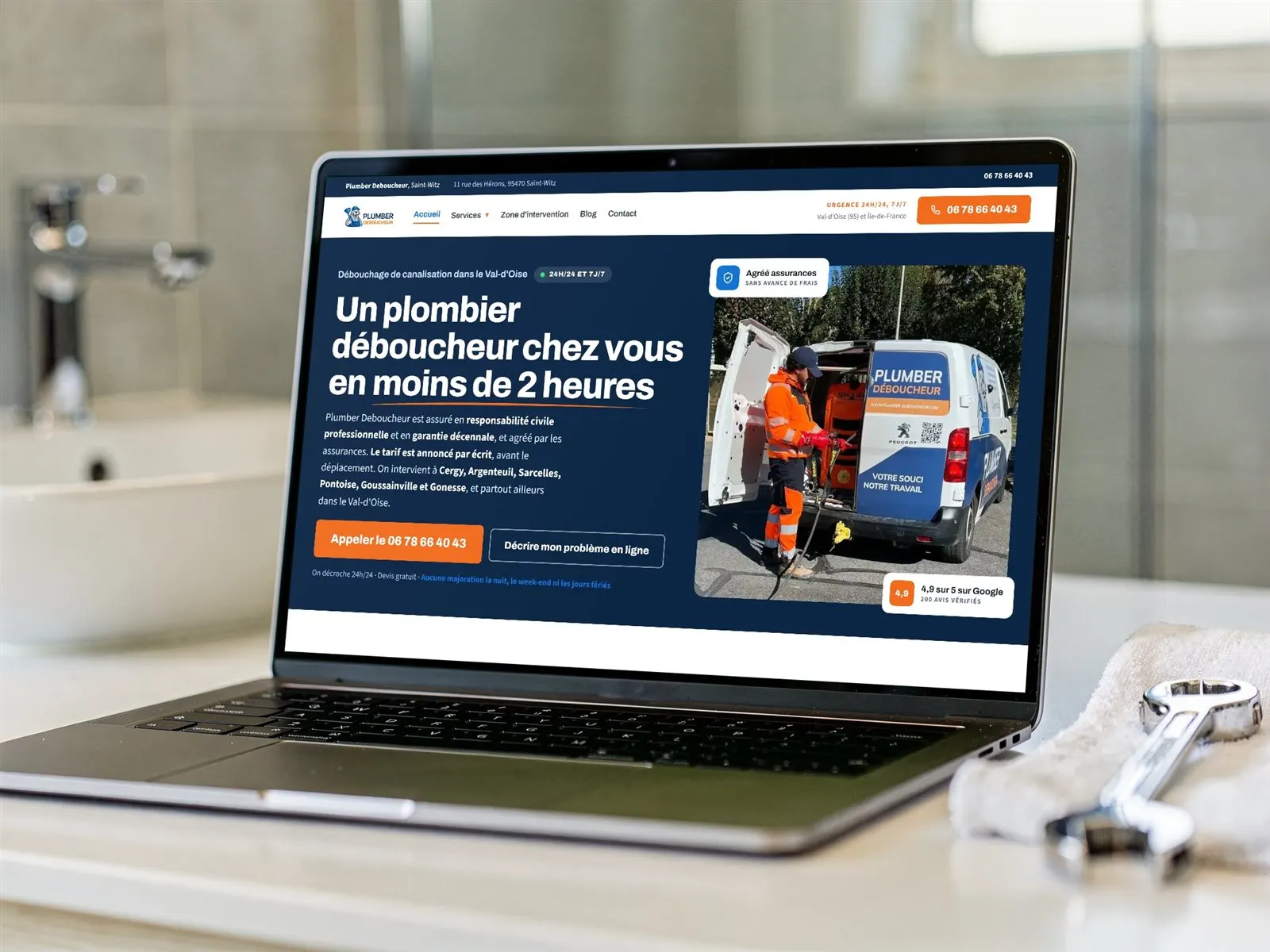Site internet de Plumber Déboucheur, plombier dans le Val-d’Oise sur un ordinateur portable, créé par Mathieu Pagnier